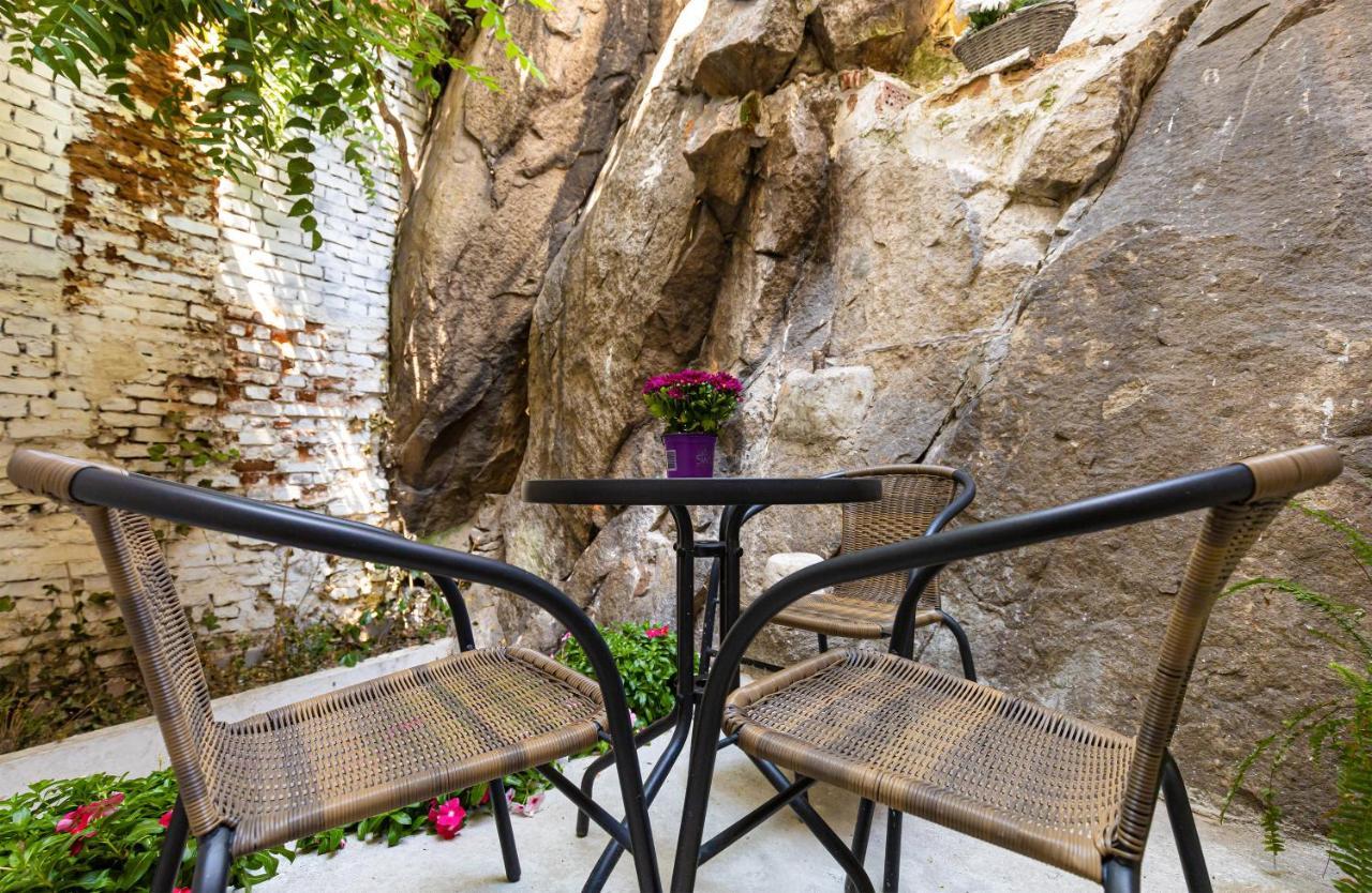 The Old Town Vintage 2-Bedroom Jewel By Flat Mаnager Plovdiv Exterior photo